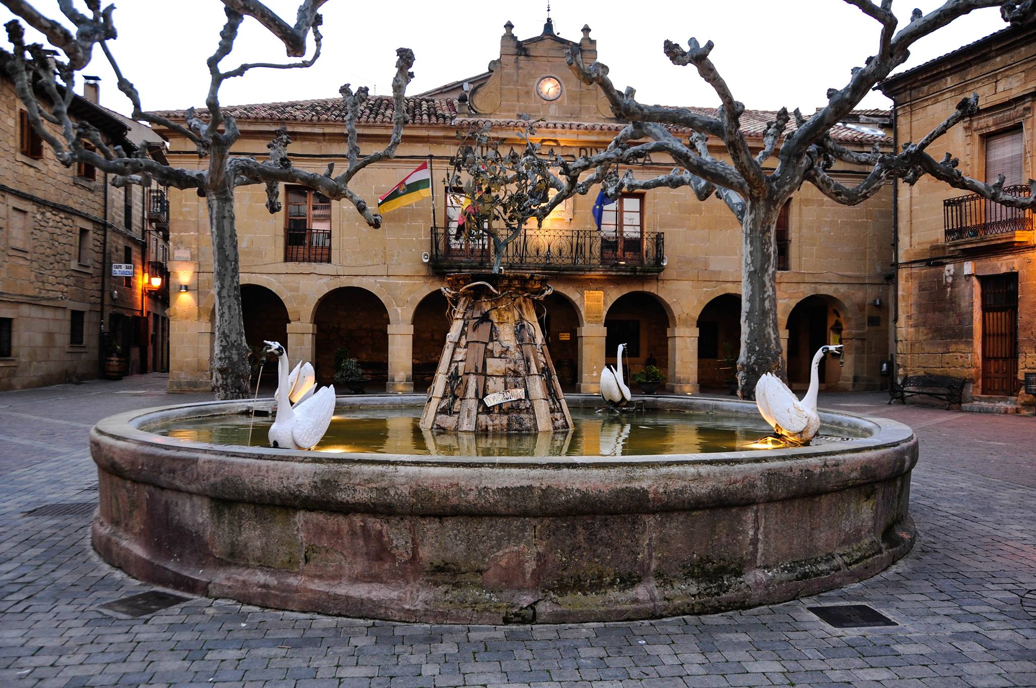 plaza mayor san vicente de la sonrierra