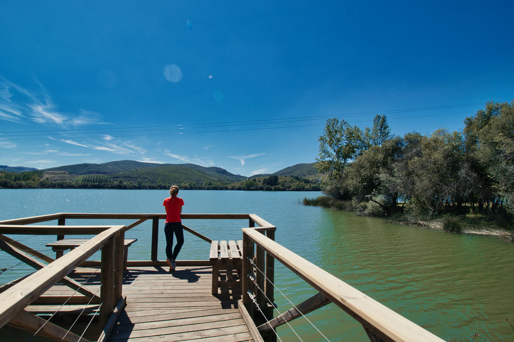 el-bierzo-11-planes-para-descubrirlo-lago carucedo