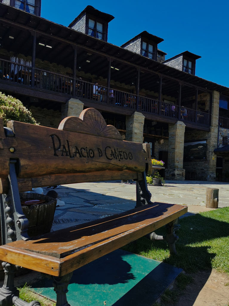 El Bierzo: 11 planes para descubrirlo palacio de canedo
