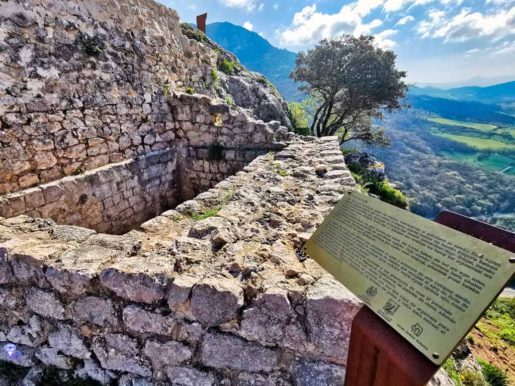 ruta castillo aixita irurtzun